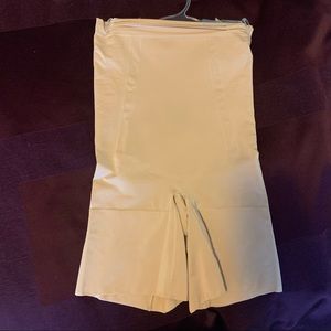 NWT Spanx high waisted, mid thigh shape wear. Size M.
